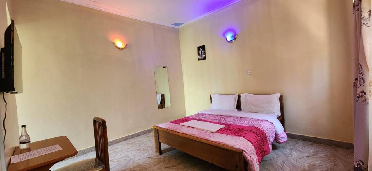 Sparkles Resort Meru Ngoại thất bức ảnh